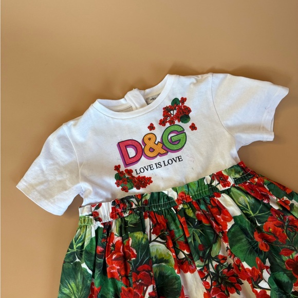 D&G White Dress with Red Floral Design - Picture 2 of 9